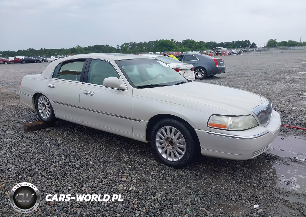 2007 Lincoln Town Car Signature Limited