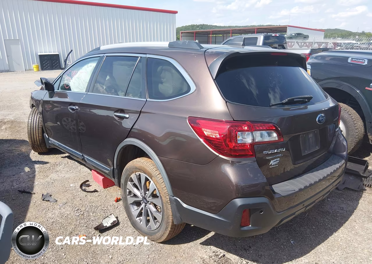 2019 Subaru Outback 3.6R Touring VIN:4S4BSETC1K3254738 - 3