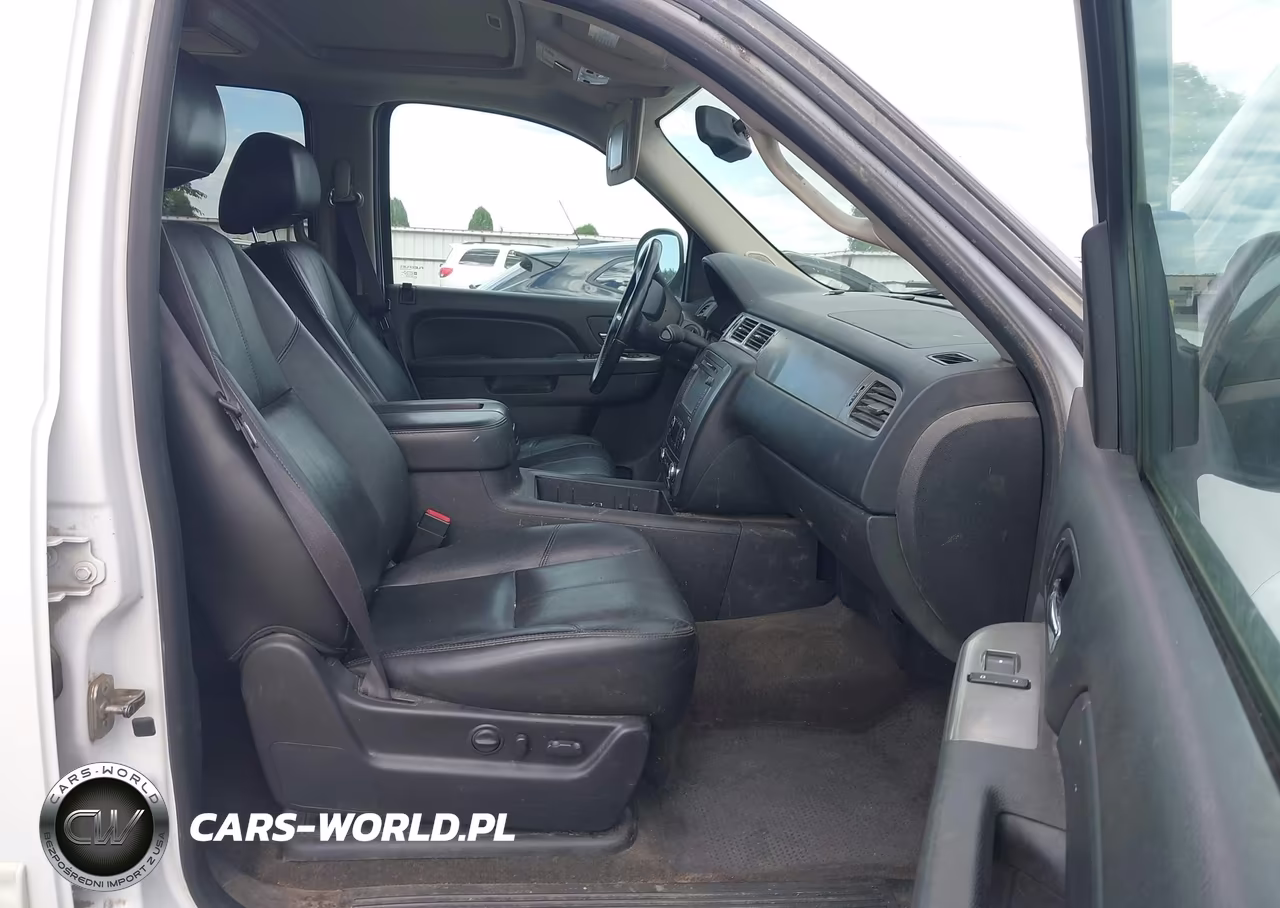 2013 Chevrolet Tahoe Lt VIN:1GNSKBE00DR136628 - 5