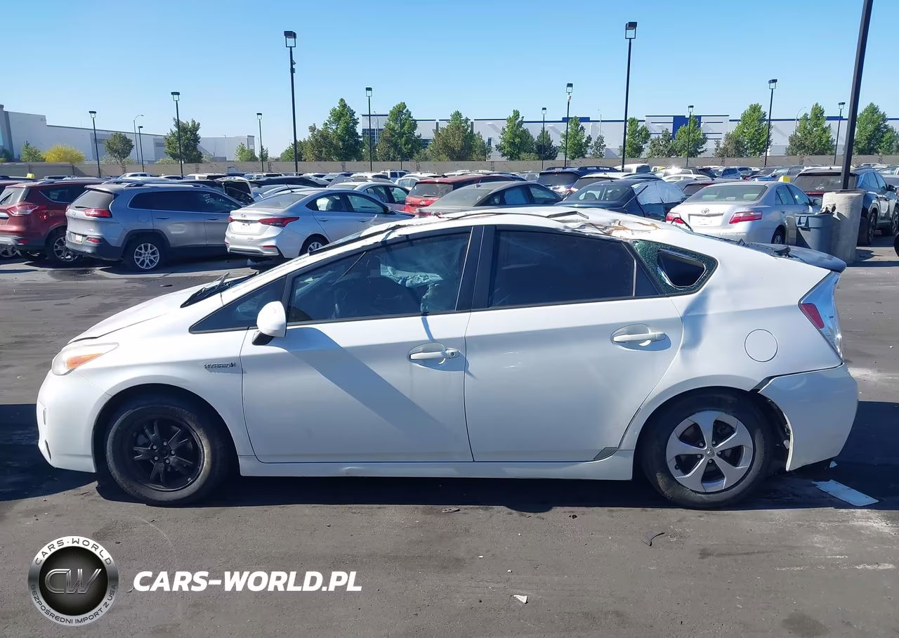 2012 Toyota Prius Three VIN:JTDKN3DU8C5430505 - 13