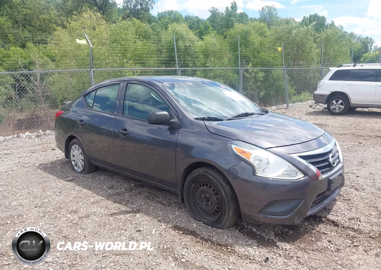 2015 Nissan Versa 1.6 S+ – zdjęcie 1 z 13