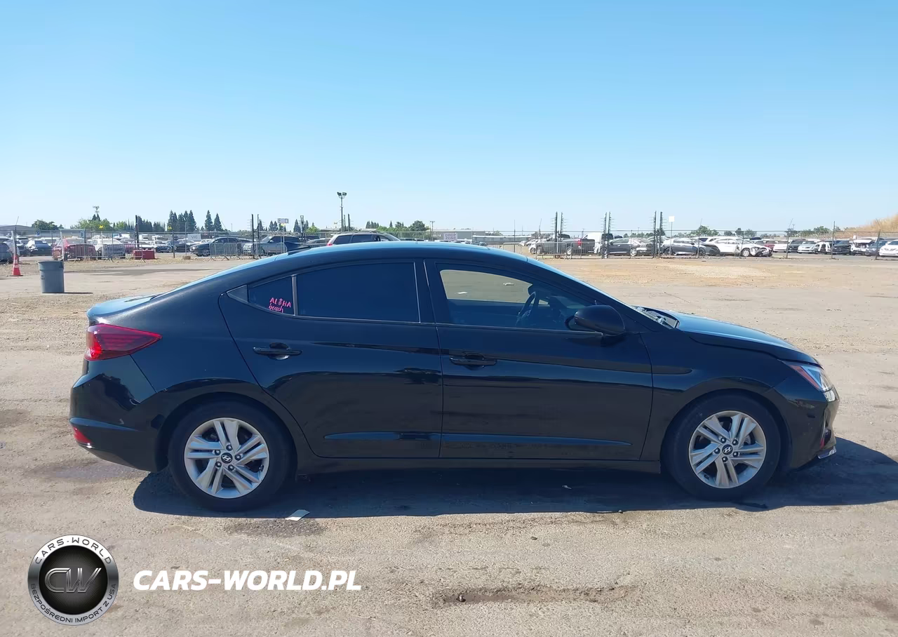 2019 Hyundai Elantra Value Edition VIN:5NPD84LF5KH416052 - 13