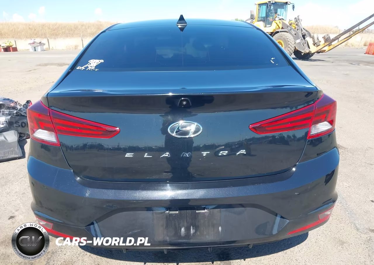 2019 Hyundai Elantra Value Edition VIN:5NPD84LF5KH416052 - 16