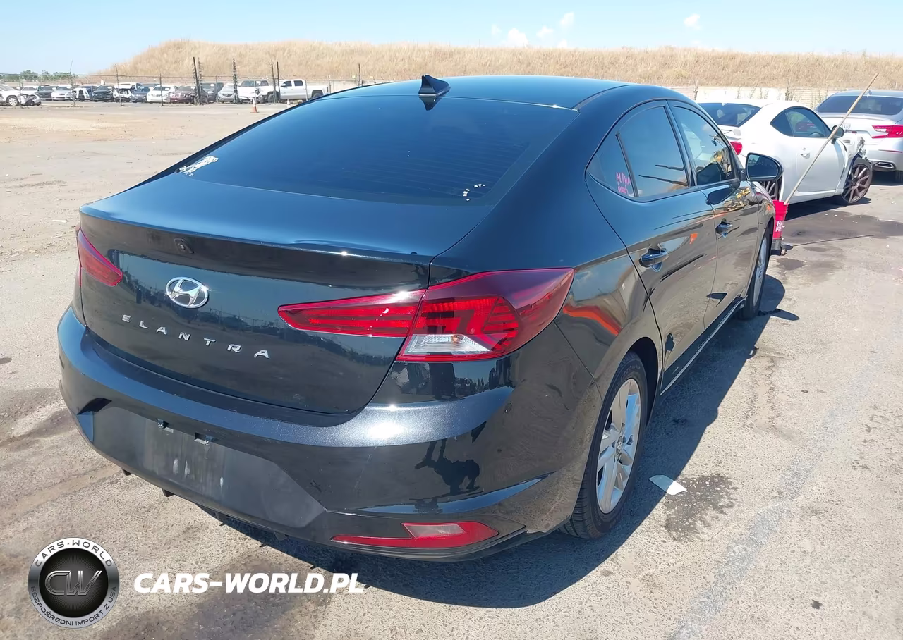 2019 Hyundai Elantra Value Edition VIN:5NPD84LF5KH416052 - 4