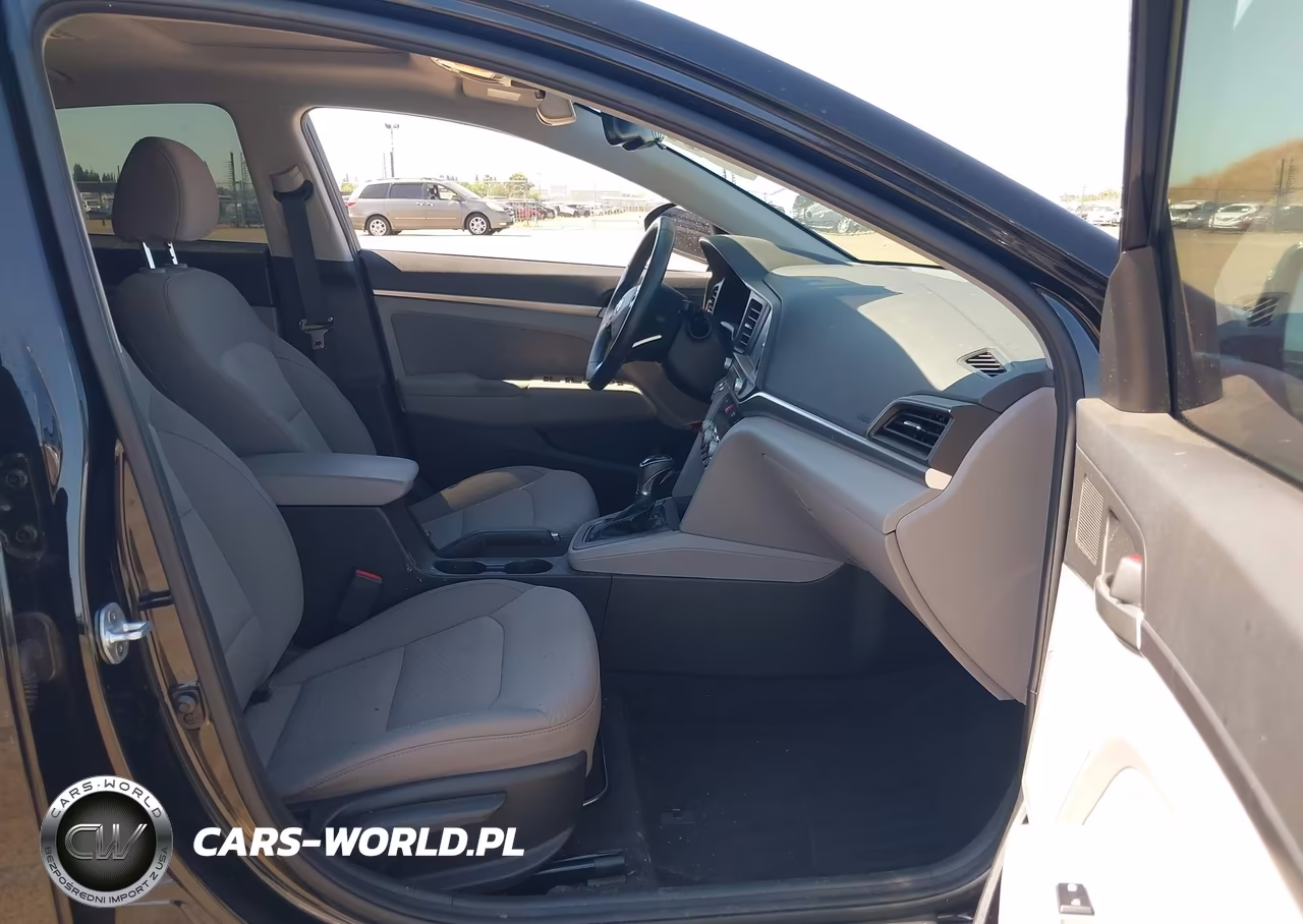 2019 Hyundai Elantra Value Edition VIN:5NPD84LF5KH416052 - 5
