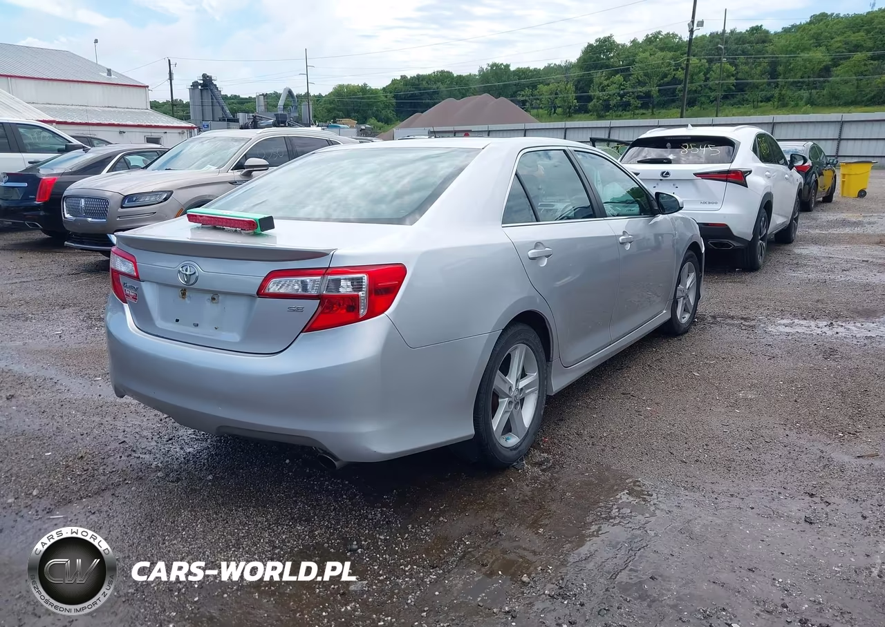 2013 Toyota Camry Se VIN:4T1BF1FK3DU238943 - 4