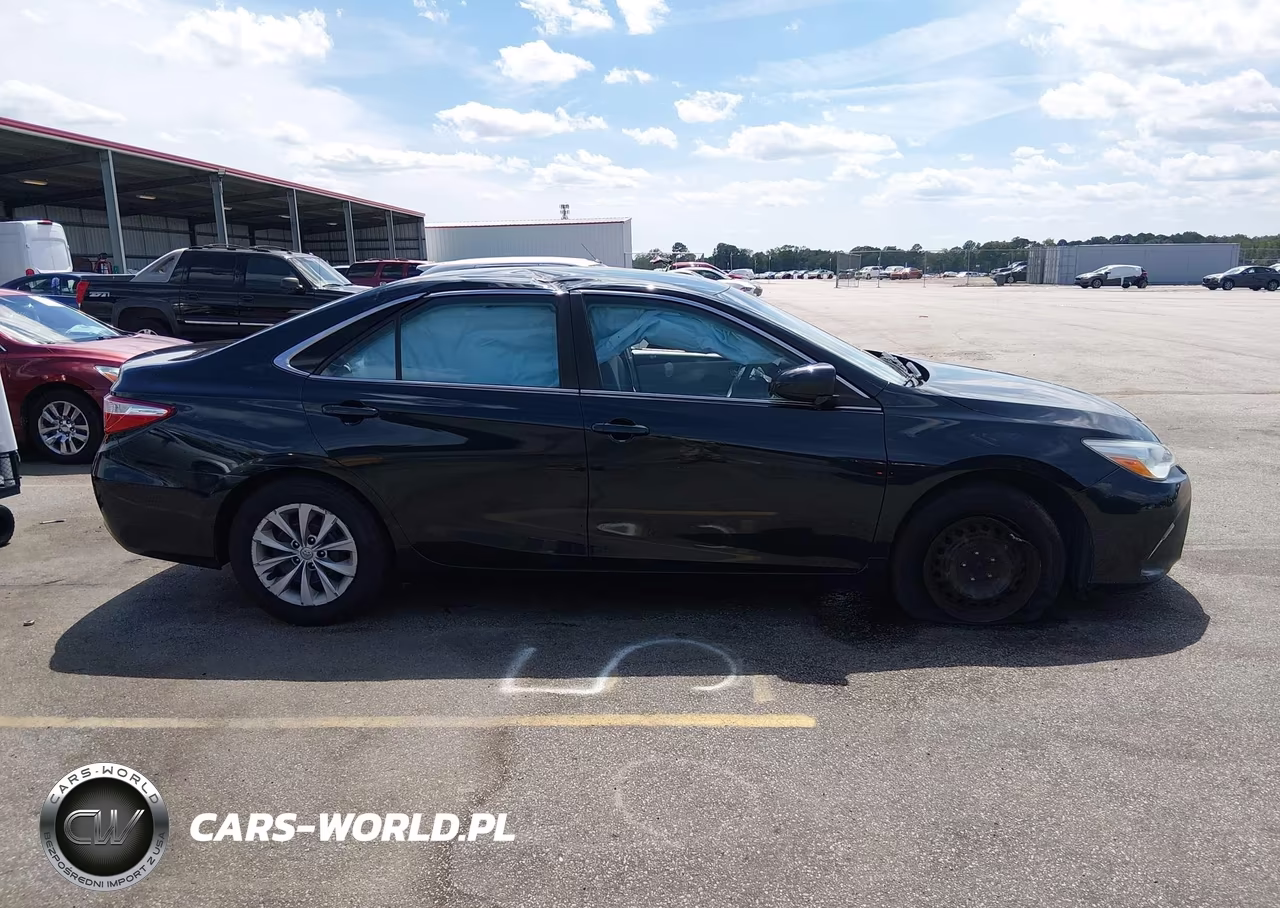 2015 Toyota Camry Le VIN:4T1BF1FK1FU024536 - 13
