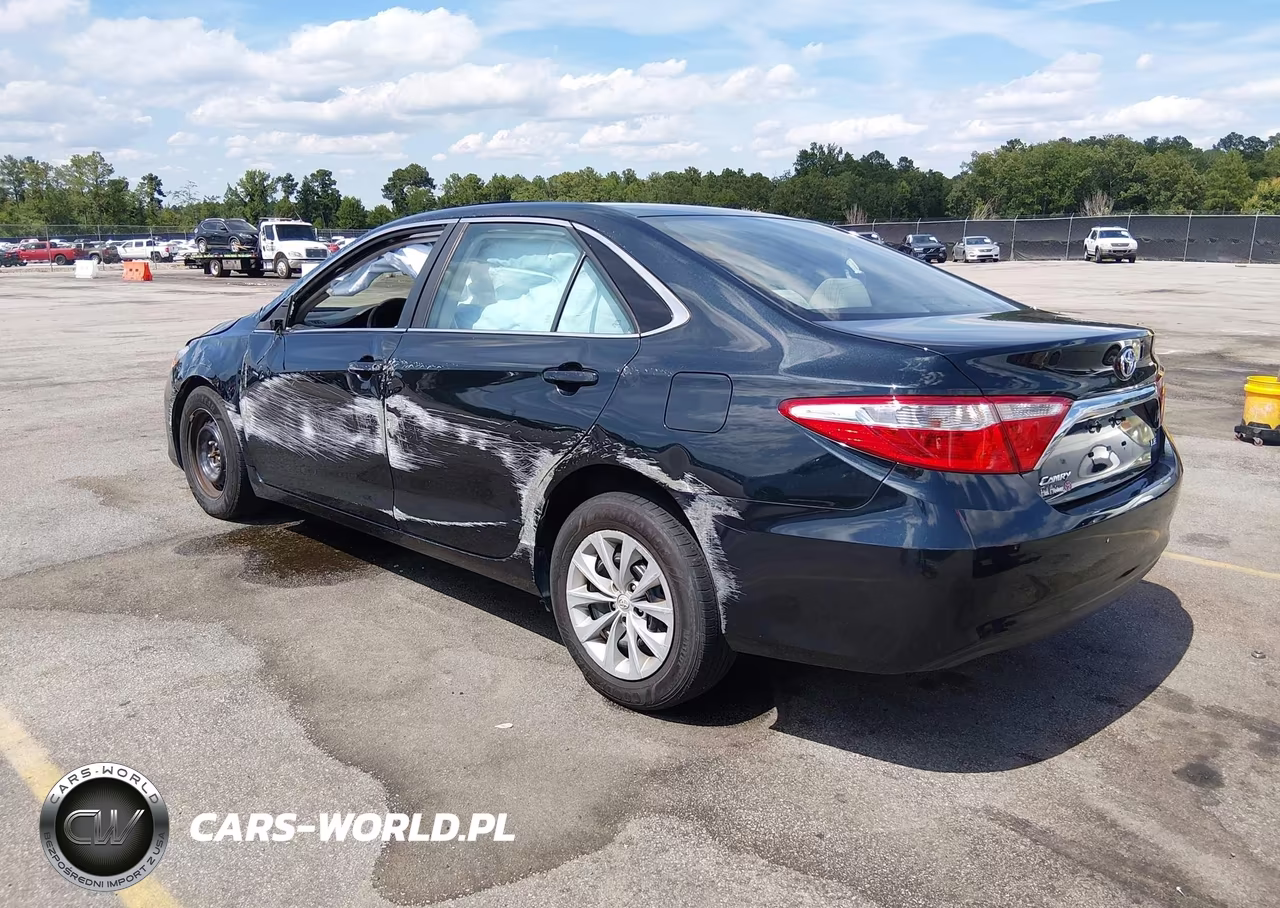 2015 Toyota Camry Le VIN:4T1BF1FK1FU024536 - 3
