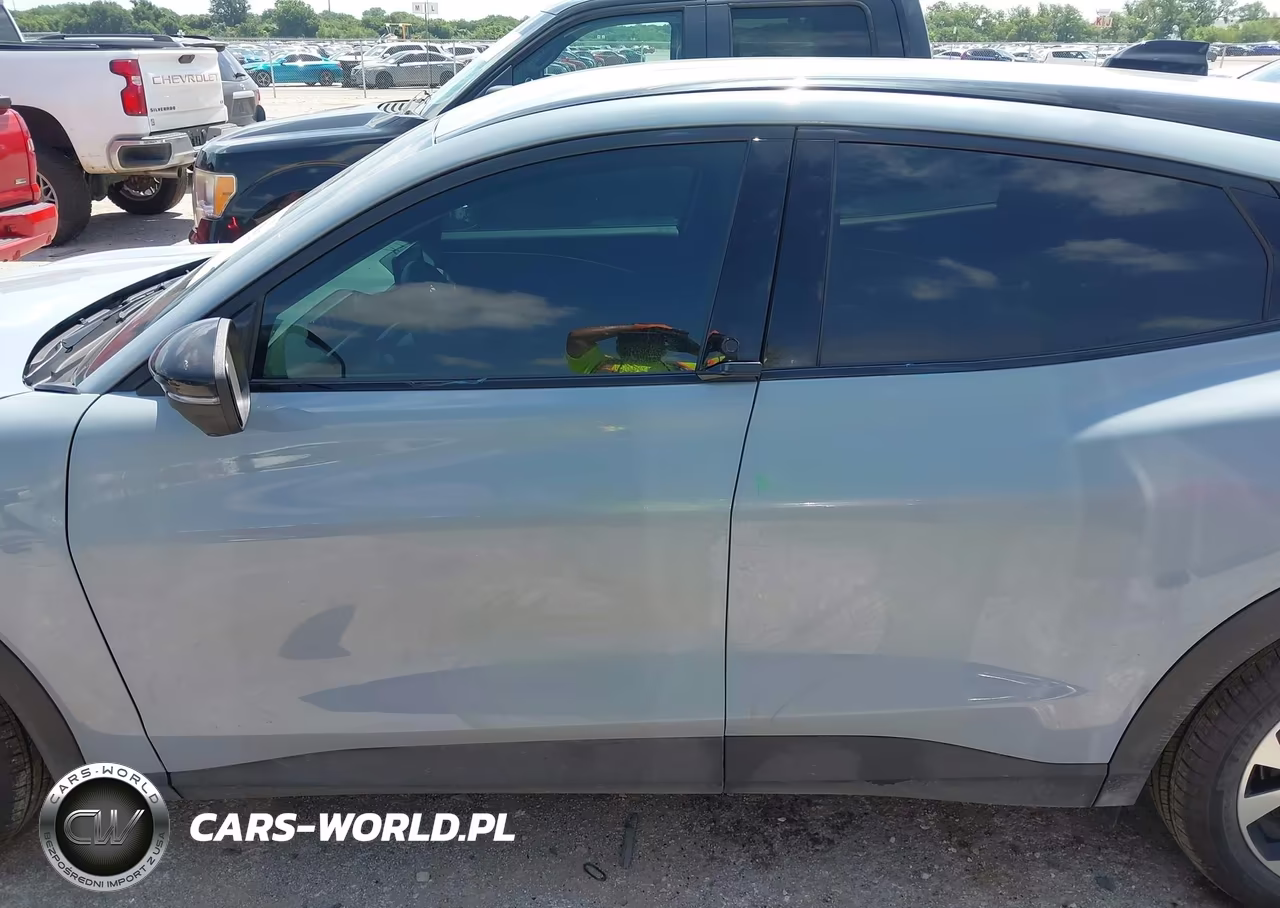 2025 Ford Mustang Mach-E Select VIN:3FMTK1R43SMA09211 - 14