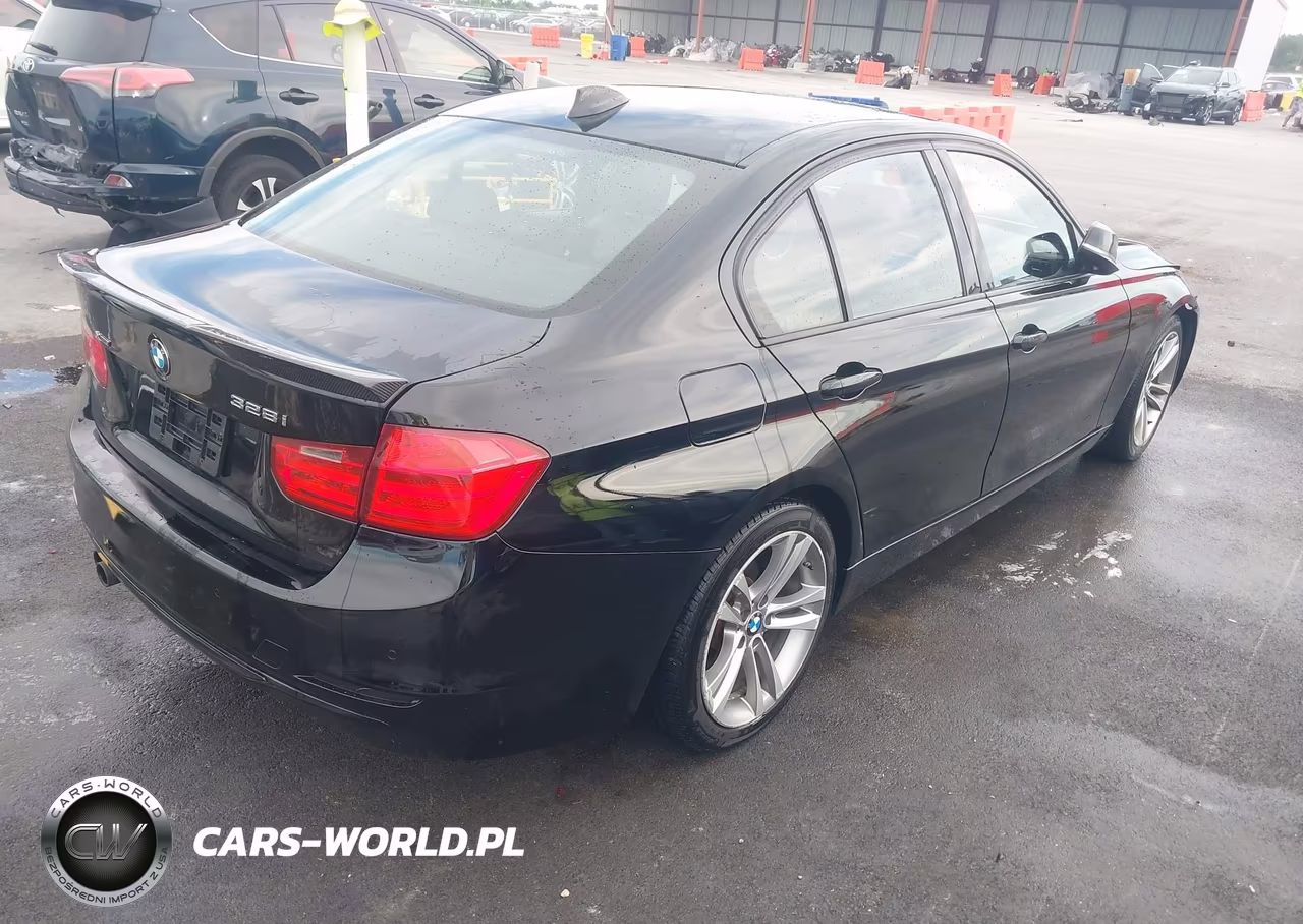 2013 BMW 328I xDrive VIN:WBA3B3C57DF542356 - 4