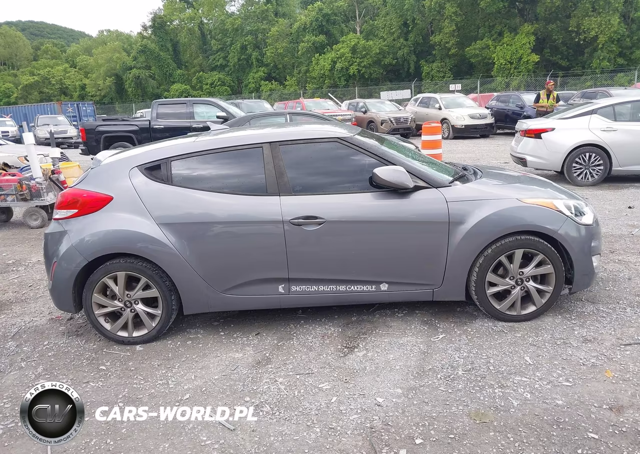 2017 Hyundai Veloster VIN:KMHTC6AD4HU308345 - 13
