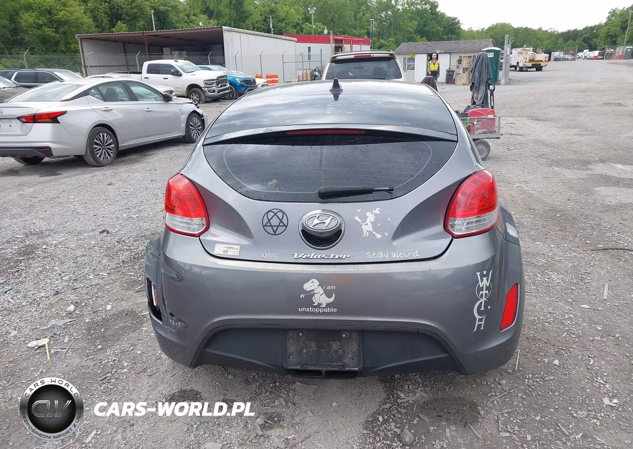 2017 Hyundai Veloster VIN:KMHTC6AD4HU308345 - 16