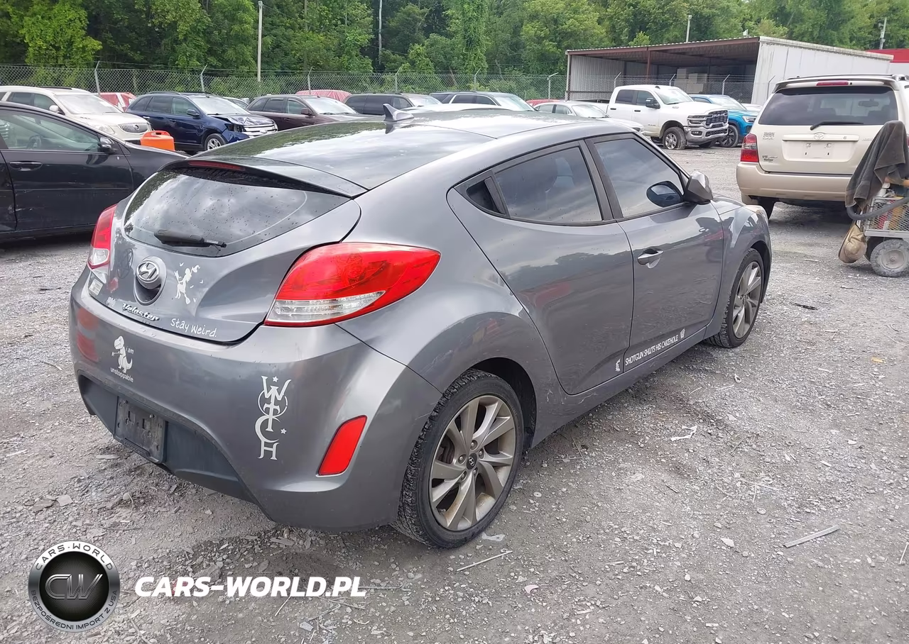 2017 Hyundai Veloster VIN:KMHTC6AD4HU308345 - 4