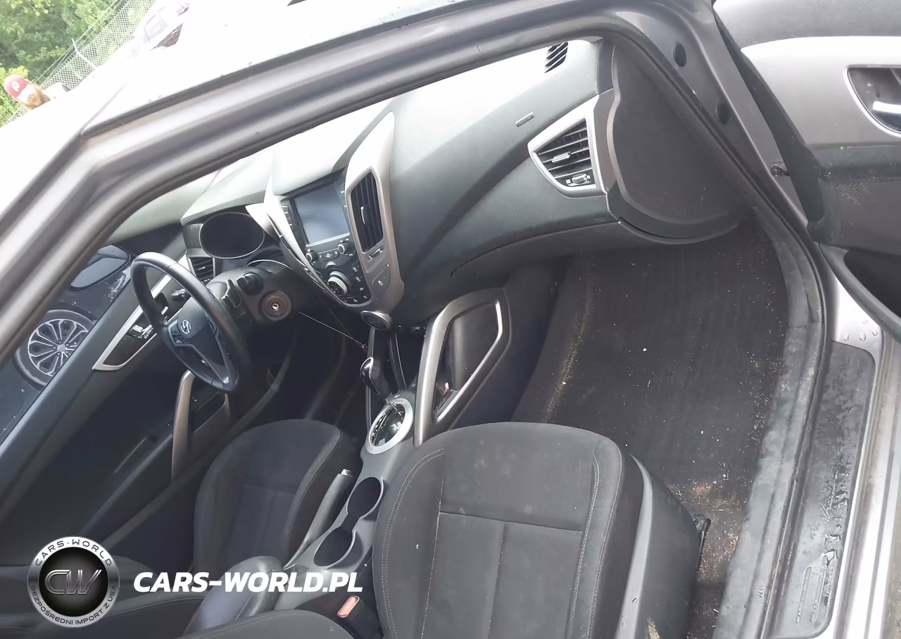 2017 Hyundai Veloster VIN:KMHTC6AD4HU308345 - 5