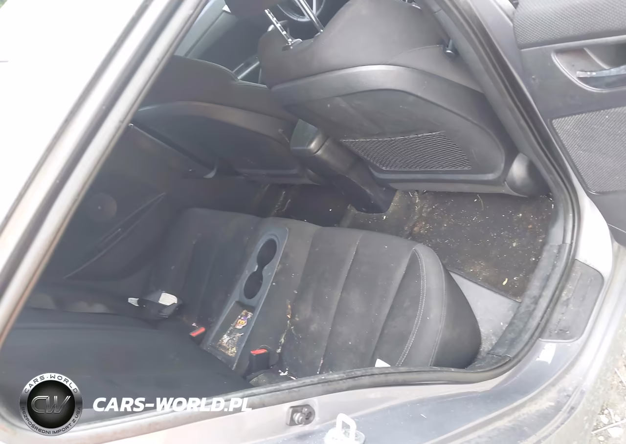 2017 Hyundai Veloster VIN:KMHTC6AD4HU308345 - 8