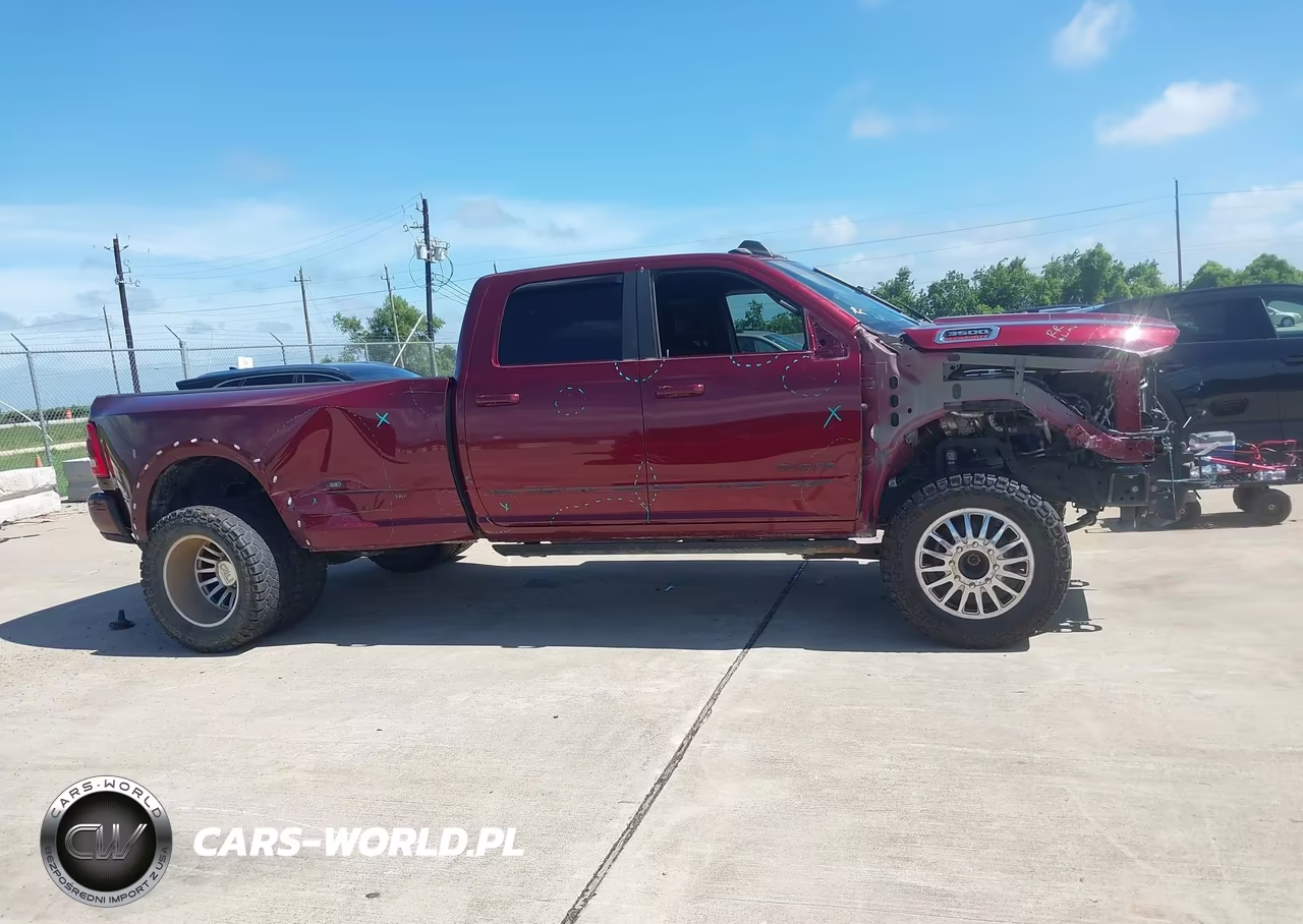 2024 Ram 3500 Limited 4X4 8' Box VIN:3C63RRRL7RG166472 - 13