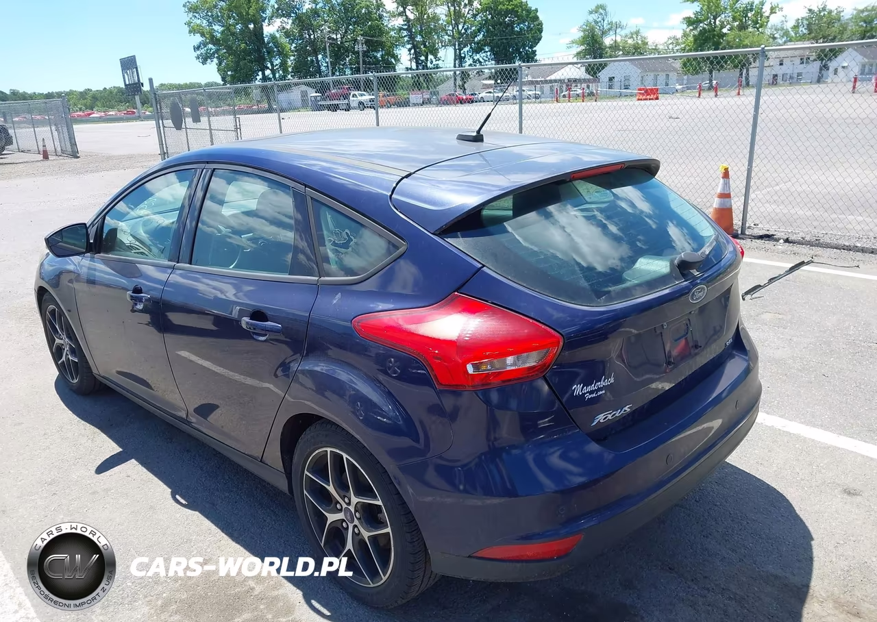 2017 Ford Focus Sel VIN:1FADP3M27HL311628 - 3