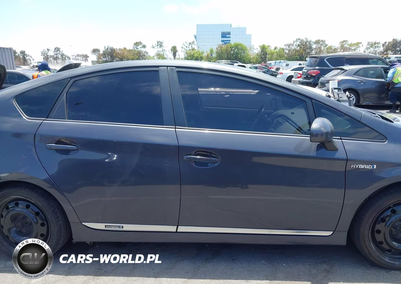 2011 Toyota Prius Four VIN:JTDKN3DU7B1365720 - 13