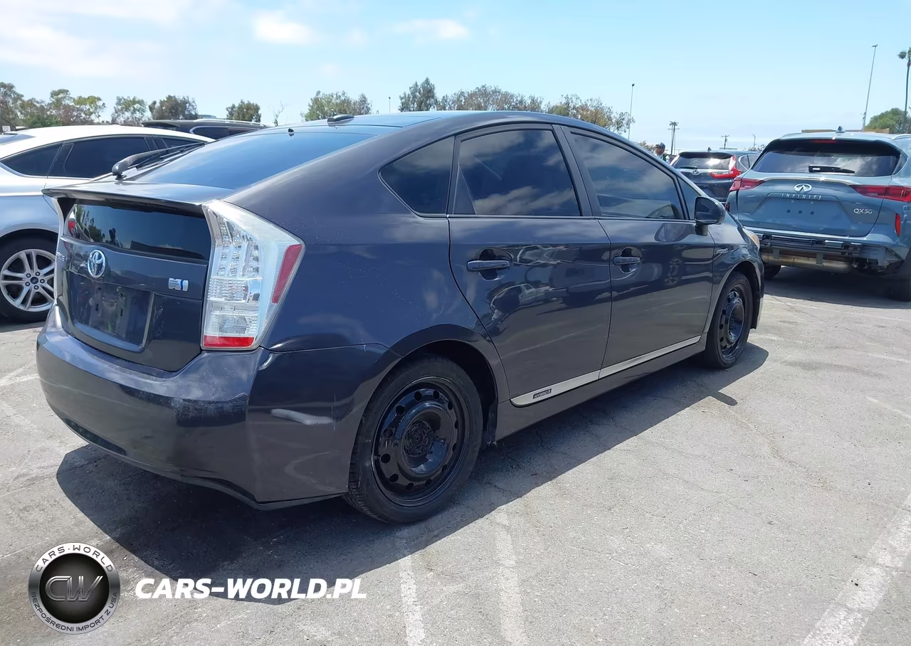2011 Toyota Prius Four VIN:JTDKN3DU7B1365720 - 4
