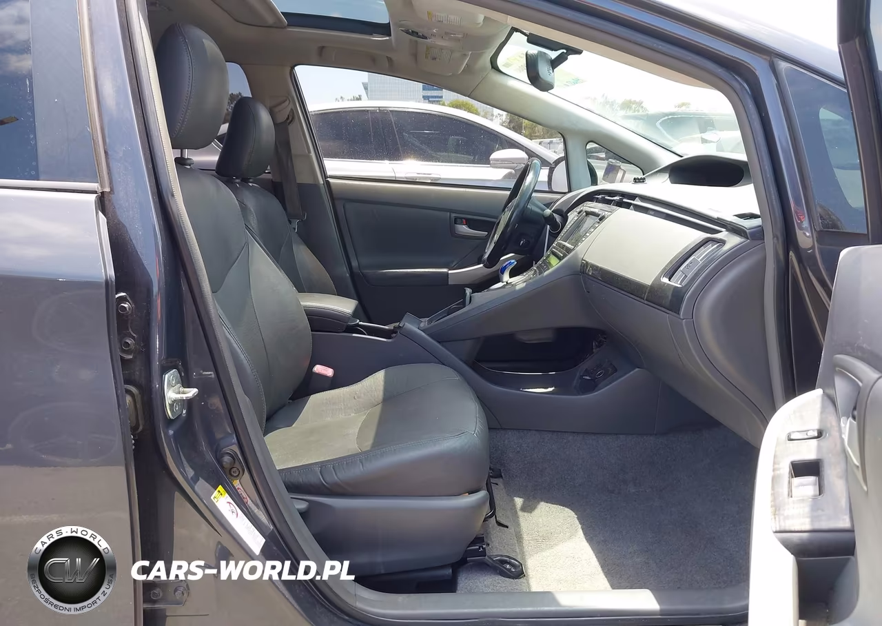 2011 Toyota Prius Four VIN:JTDKN3DU7B1365720 - 5
