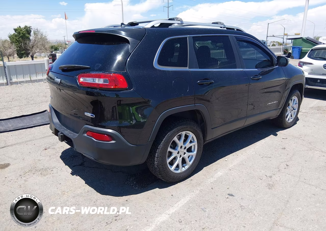 2015 Jeep Cherokee Latitude VIN:1C4PJMCB0FW788526 - 4
