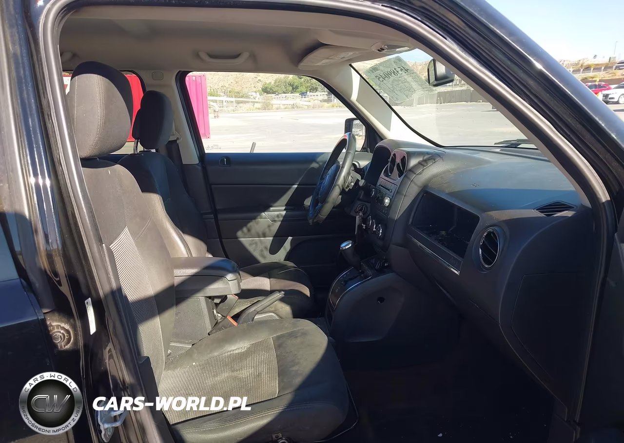 2014 Jeep Patriot Latitude VIN:1C4NJPFB2ED630817 - 5