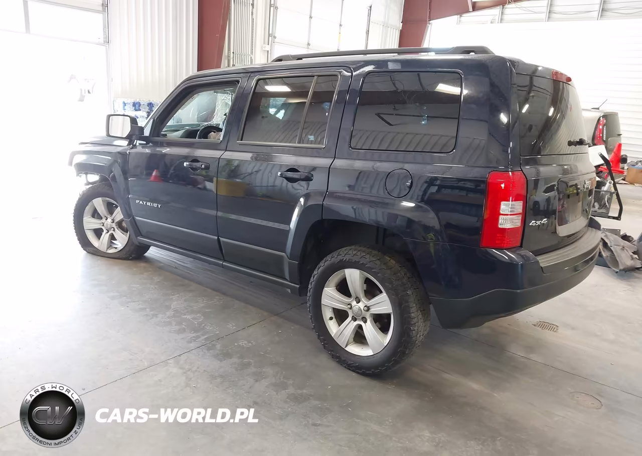 2015 Jeep Patriot Latitude VIN:1C4NJRFB2FD154811 - 3