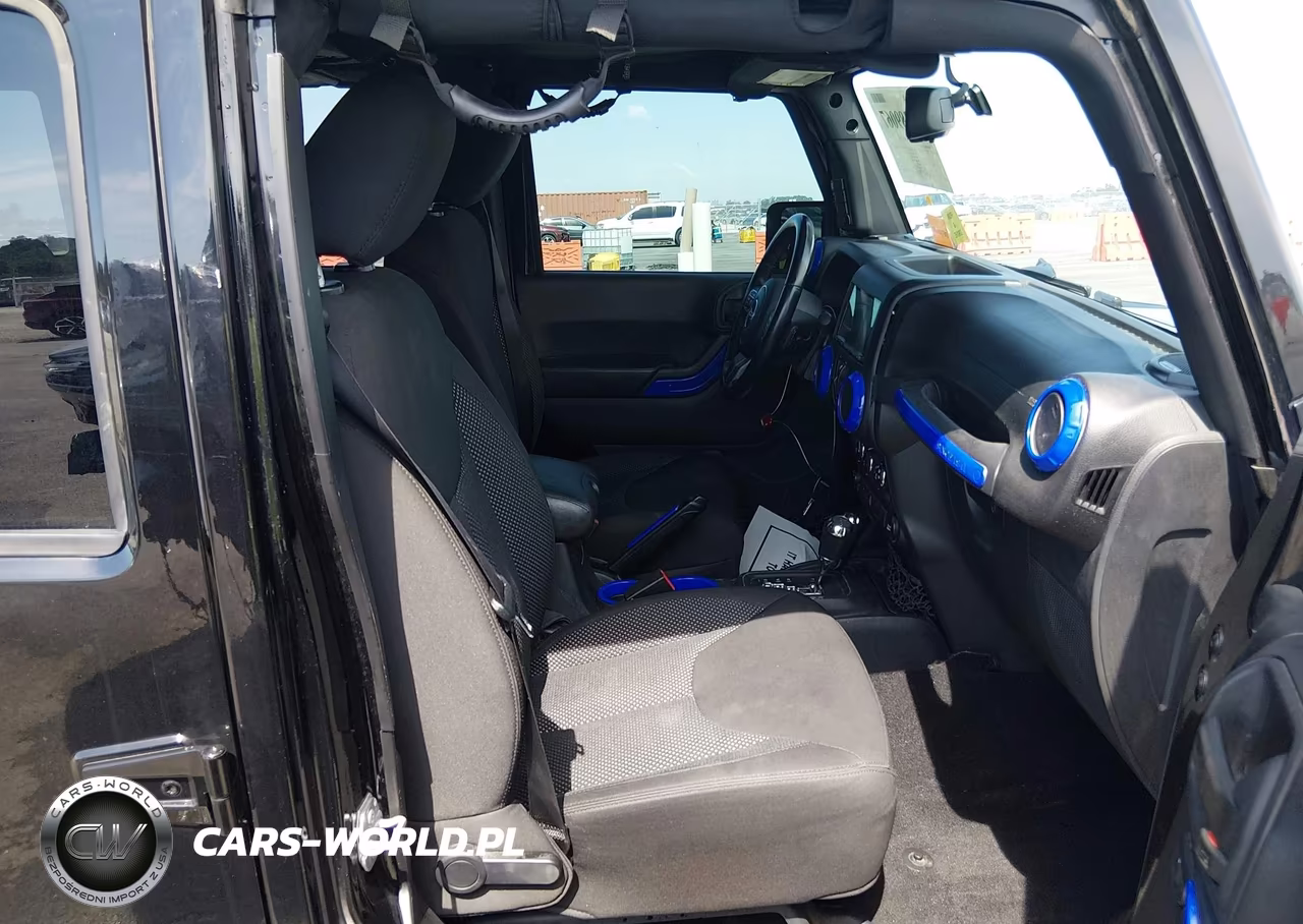 2016 Jeep Wrangler Unlimited Black Bear VIN:1C4BJWDG8GL109265 - 5