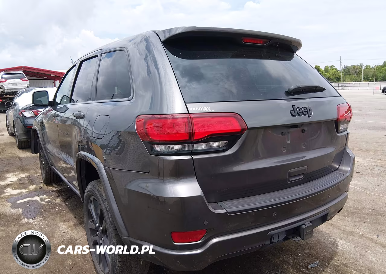 2020 Jeep Grand Cherokee Altitude 4X2 VIN:1C4RJEAG2LC278656 - 3