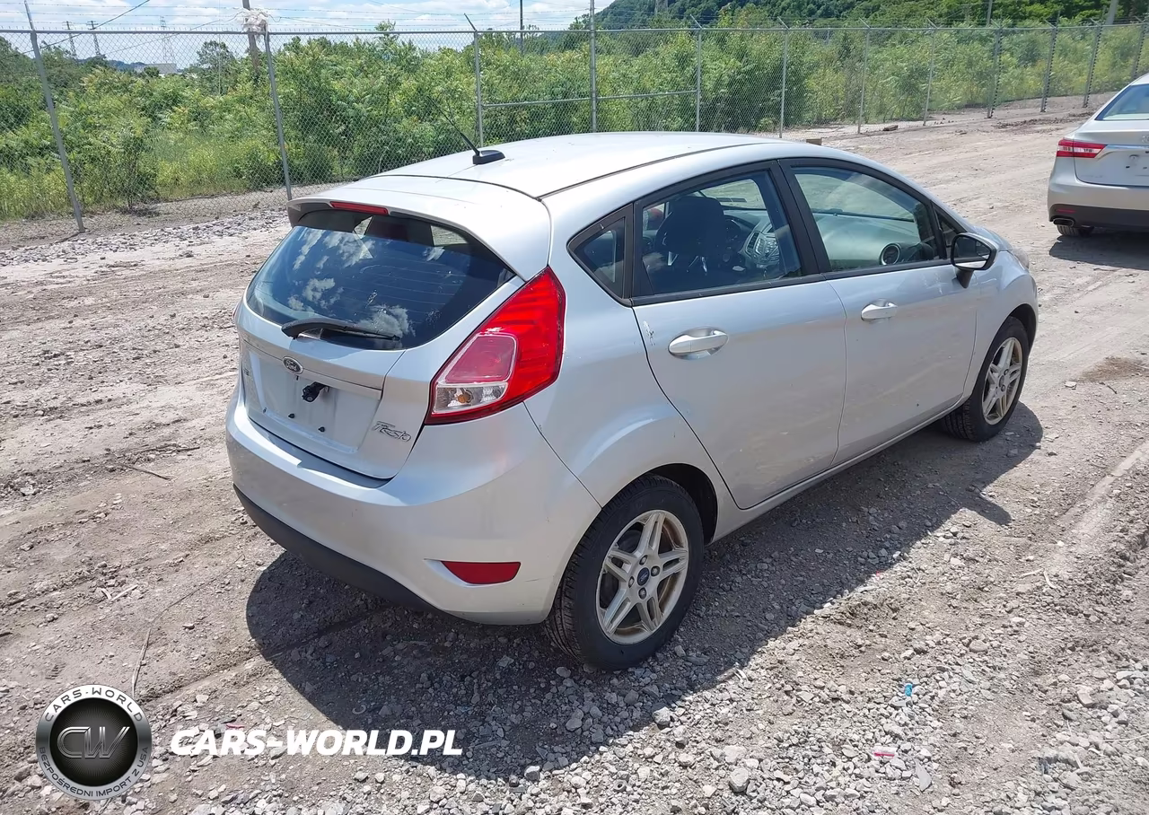 2018 Ford Fiesta Se VIN:3FADP4EJ9JM122138 - 4