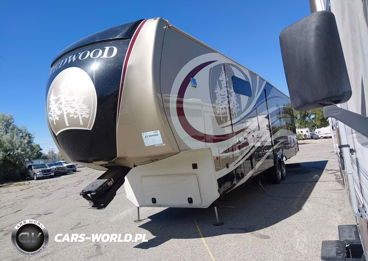 2015 Crossroads Redwood 39Mb VIN:4V0FC3920FR005085 - 2
