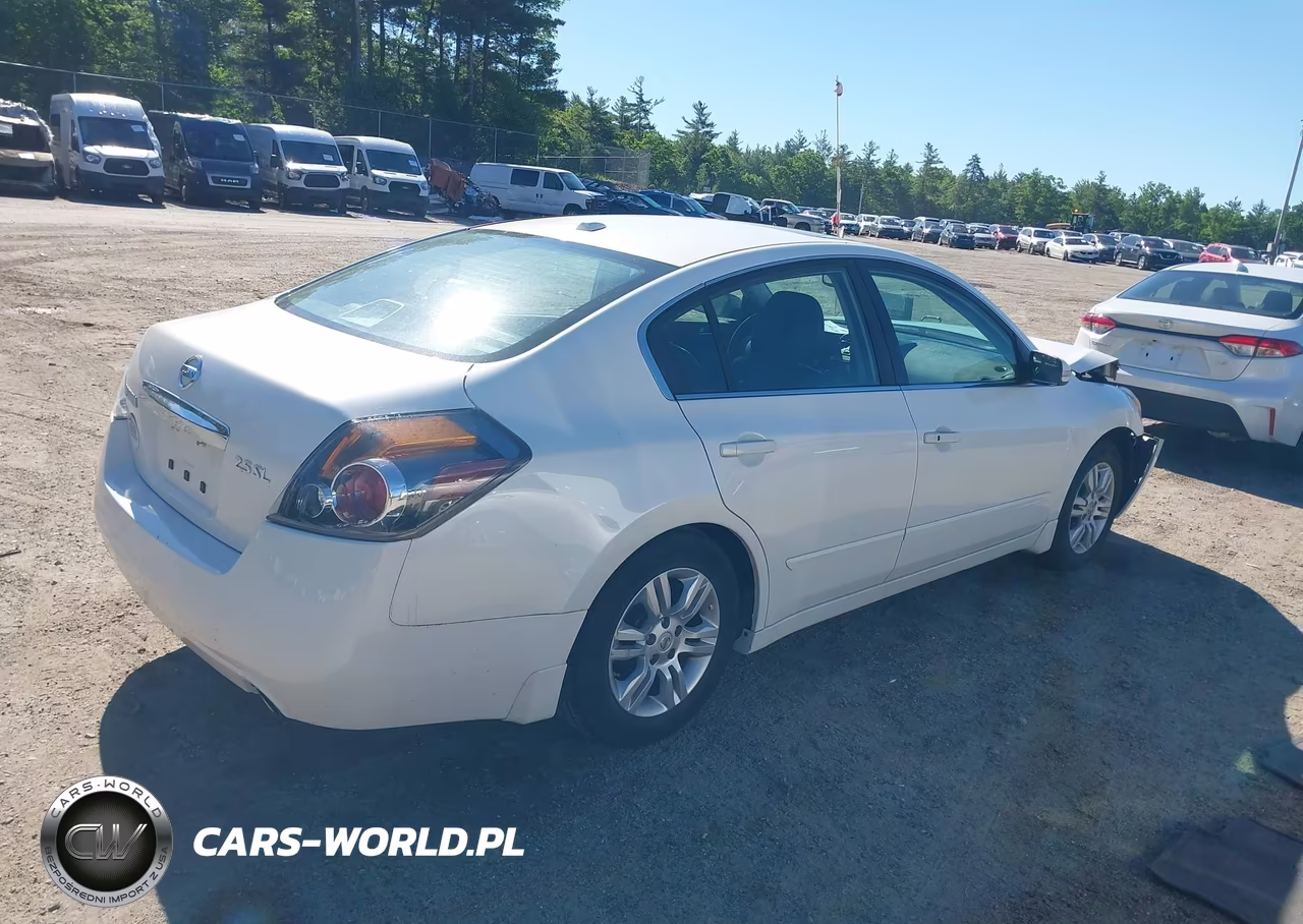 2011 Nissan Altima 2.5 S VIN:1N4AL2APXBN508779 - 4