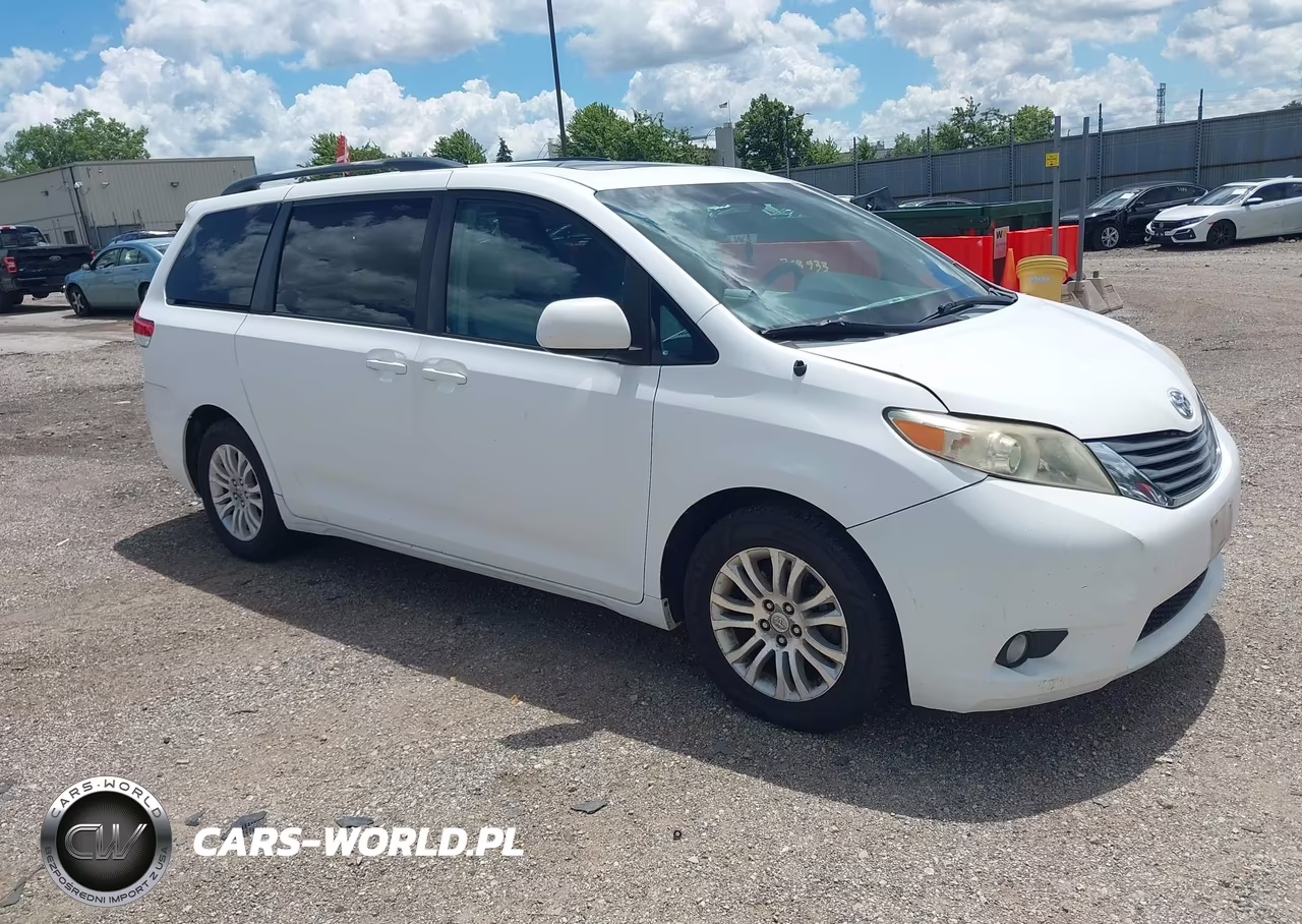 2011 Toyota Sienna Xle V6 – zdjęcie 1 z 16