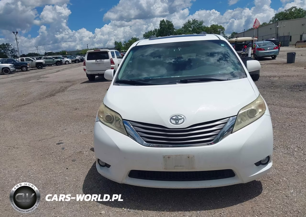 2011 Toyota Sienna Xle V6 VIN:5TDYK3DCXBS127969 - 12
