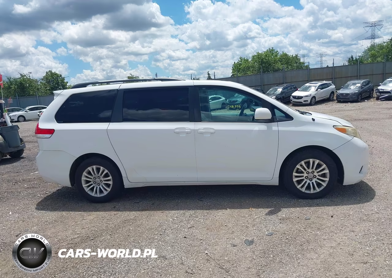 2011 Toyota Sienna Xle V6 VIN:5TDYK3DCXBS127969 - 13