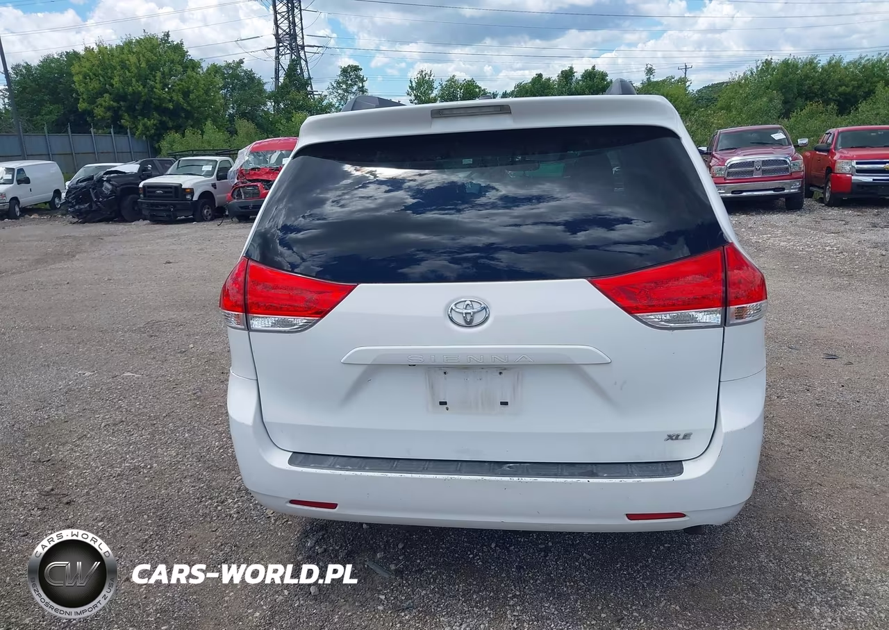 2011 Toyota Sienna Xle V6 VIN:5TDYK3DCXBS127969 - 16