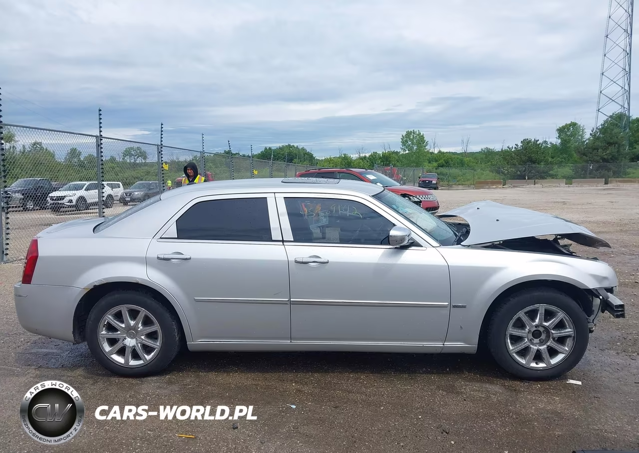 2009 Chrysler 300 Touring-Signature Series-Executive Series VIN:2C3KA53V79H628404 - 13