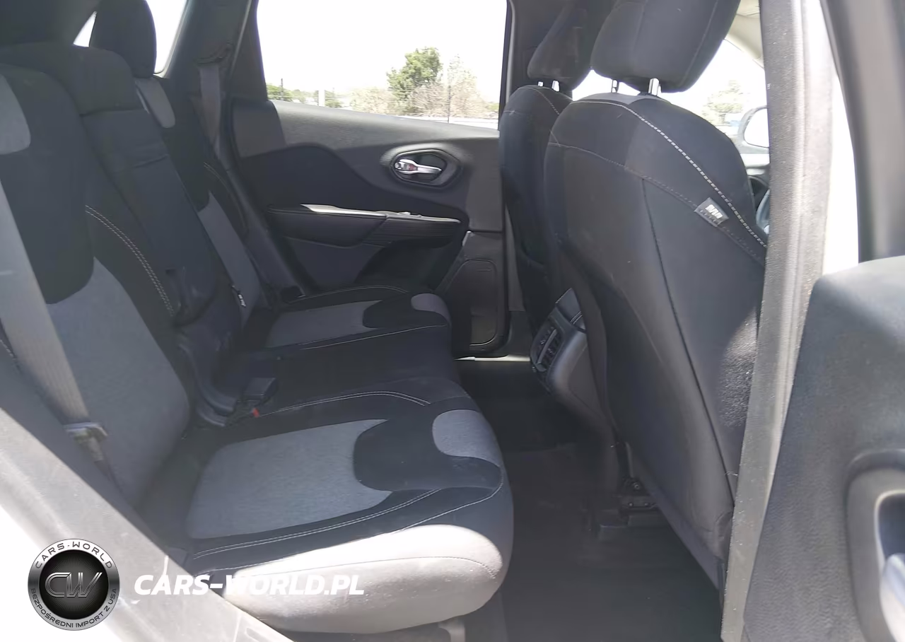 2016 Jeep Cherokee Sport VIN:1C4PJMAB3GW313960 - 8