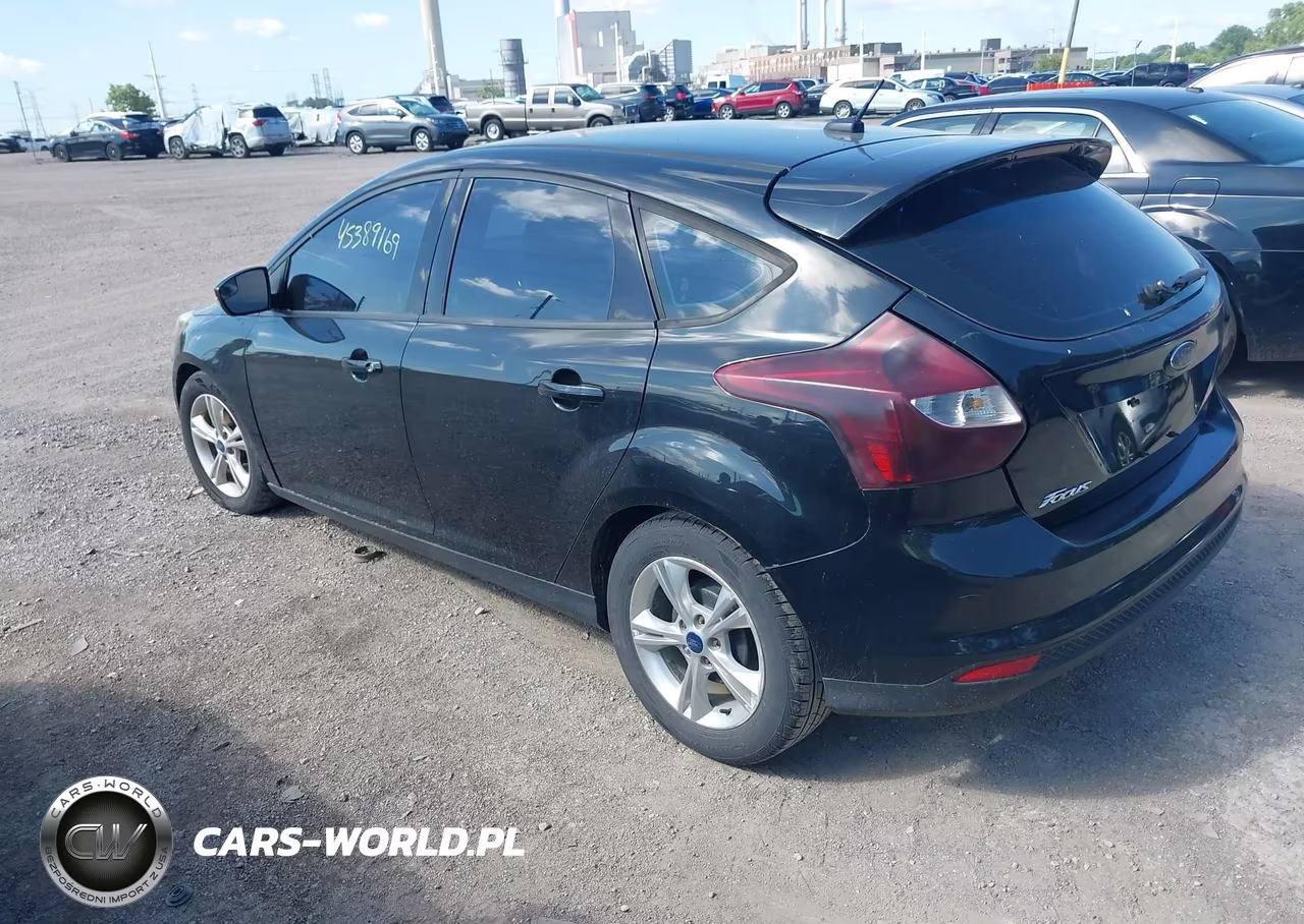 2014 Ford Focus Se VIN:1FADP3K25EL332427 - 3