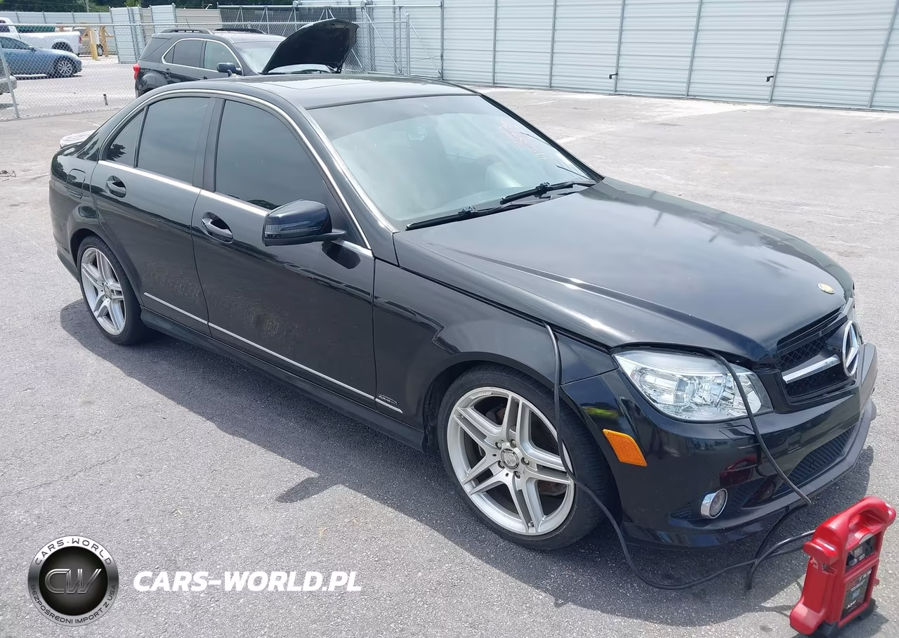 2010 Mercedes-Benz C 300 Luxury-Sport – zdjęcie 1 z 12