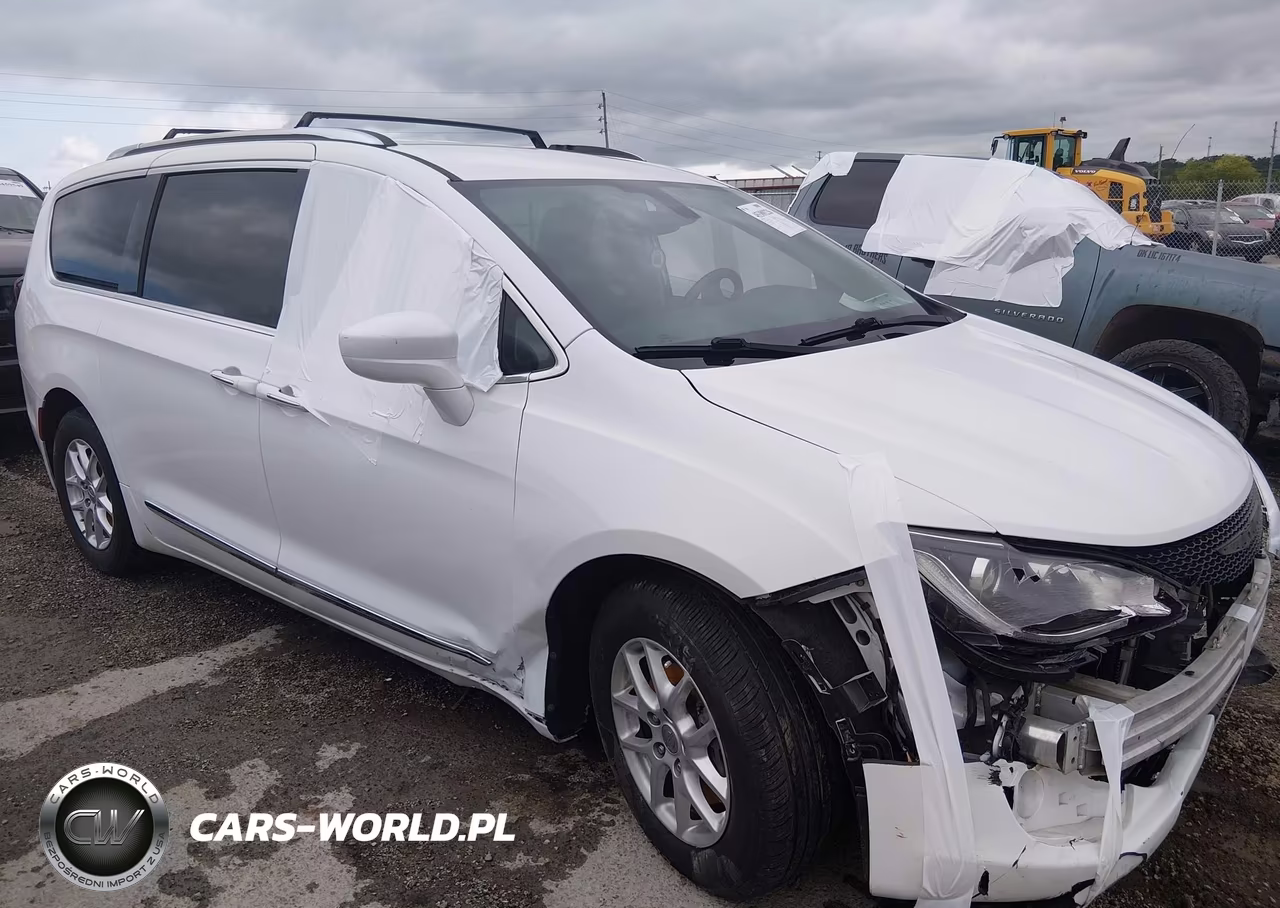 2020 Chrysler Pacifica Touring L VIN:2C4RC1BG7LR271453 - 14