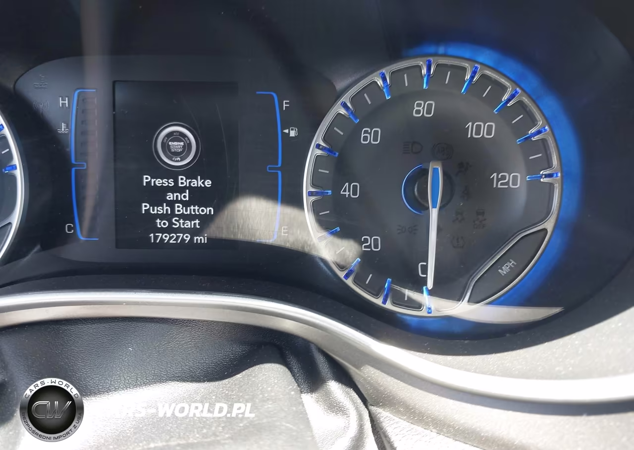 2020 Chrysler Pacifica Touring L VIN:2C4RC1BG7LR271453 - 16