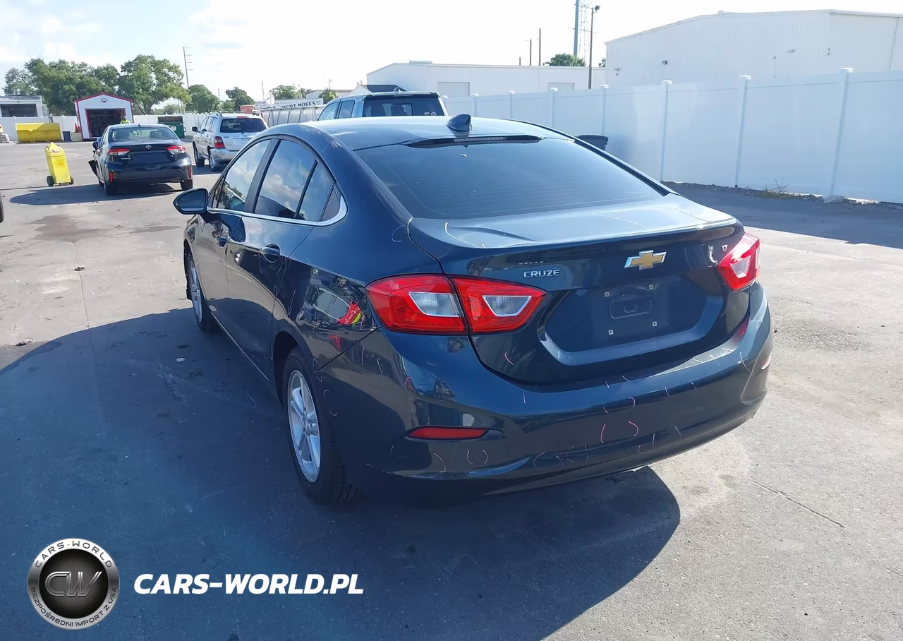 2018 Chevrolet Cruze Lt Auto VIN:1G1BE5SMXJ7155776 - 3