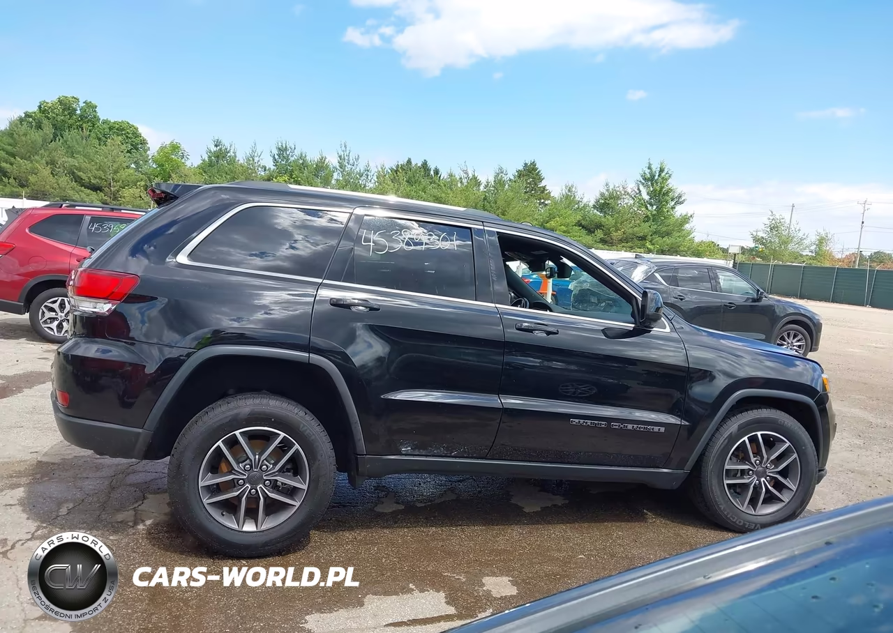 2020 Jeep Grand Cherokee Laredo E 4X4 VIN:1C4RJFAG4LC197213 - 13