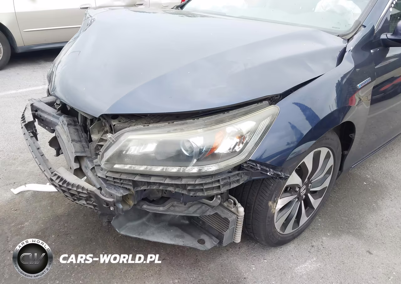 2015 Honda Accord Hybrid VIN:1HGCR6F32FA010749 - 13