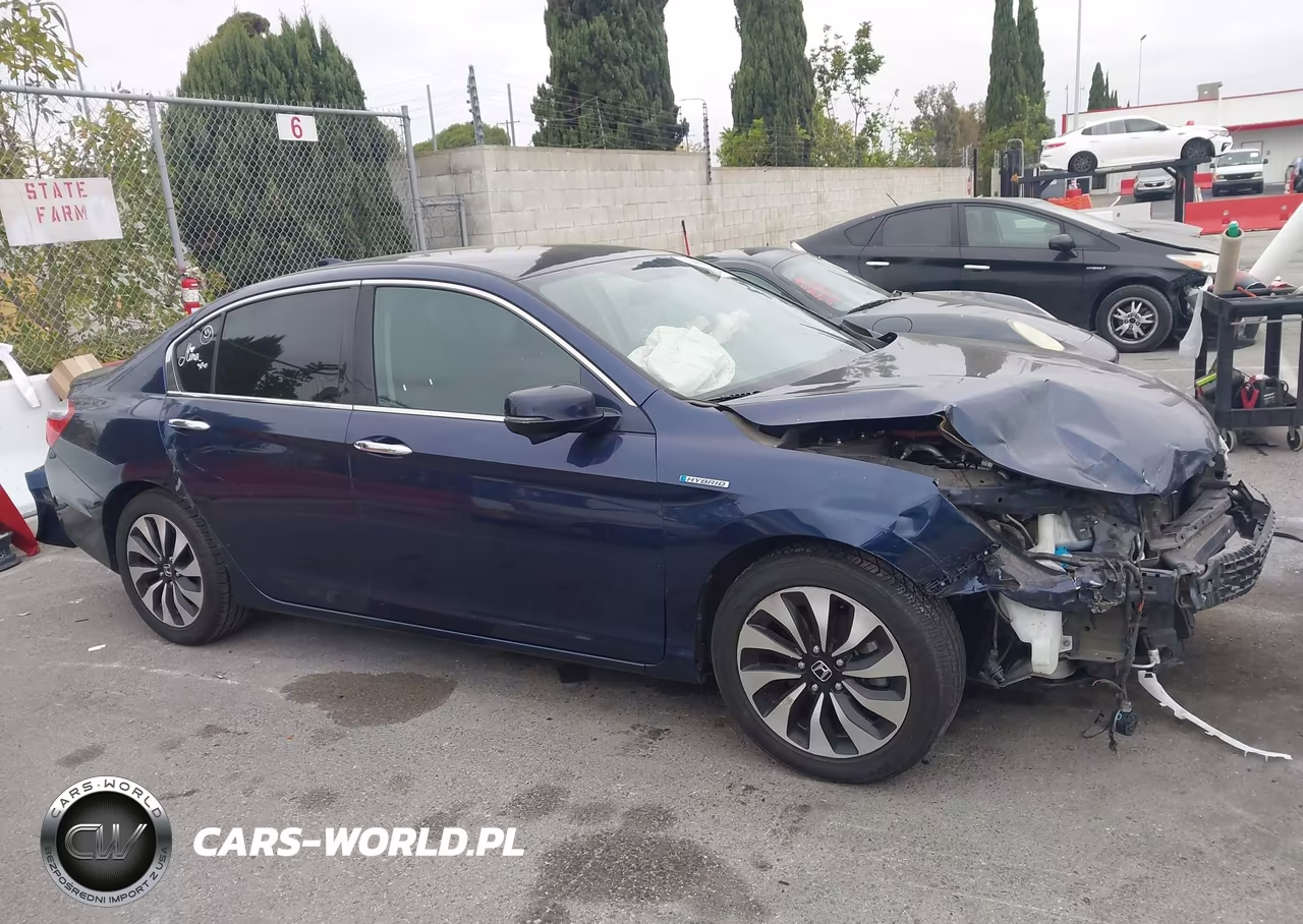 2015 Honda Accord Hybrid VIN:1HGCR6F32FA010749 - 16