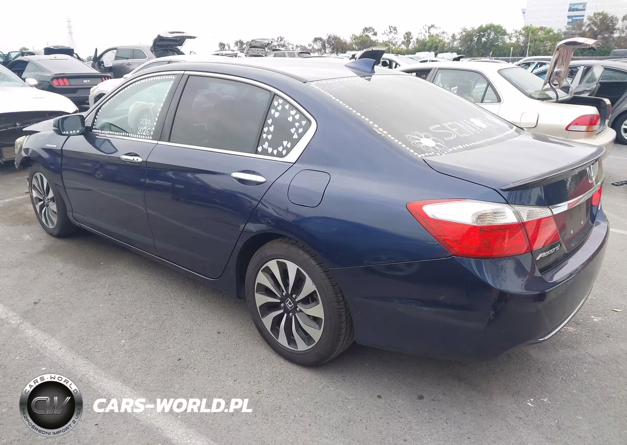 2015 Honda Accord Hybrid VIN:1HGCR6F32FA010749 - 3