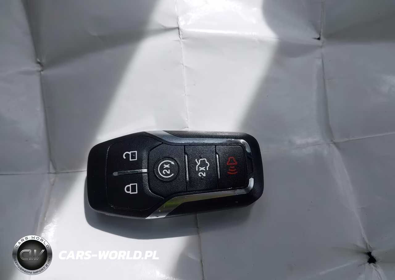 2014 Ford Fusion Hybrid Titanium VIN:3FA6P0RU1ER263901 - 11