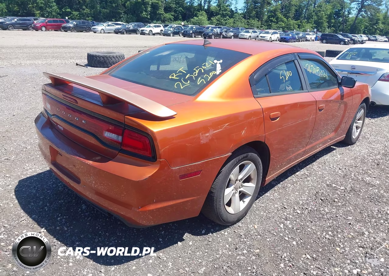 2011 Dodge Charger VIN:2B3CL3CG2BH513880 - 4