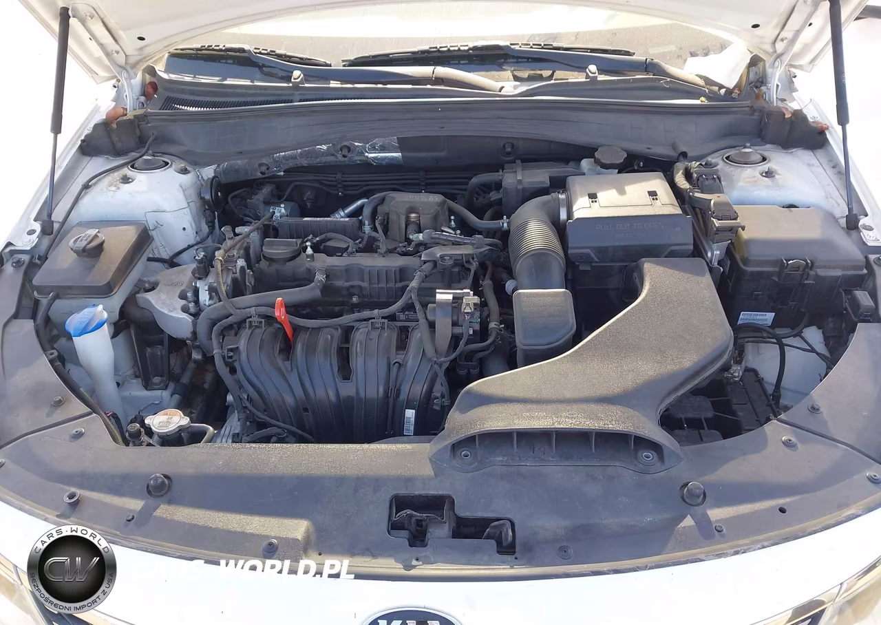 2018 Kia Optima S VIN:5XXGT4L30JG246226 - 10